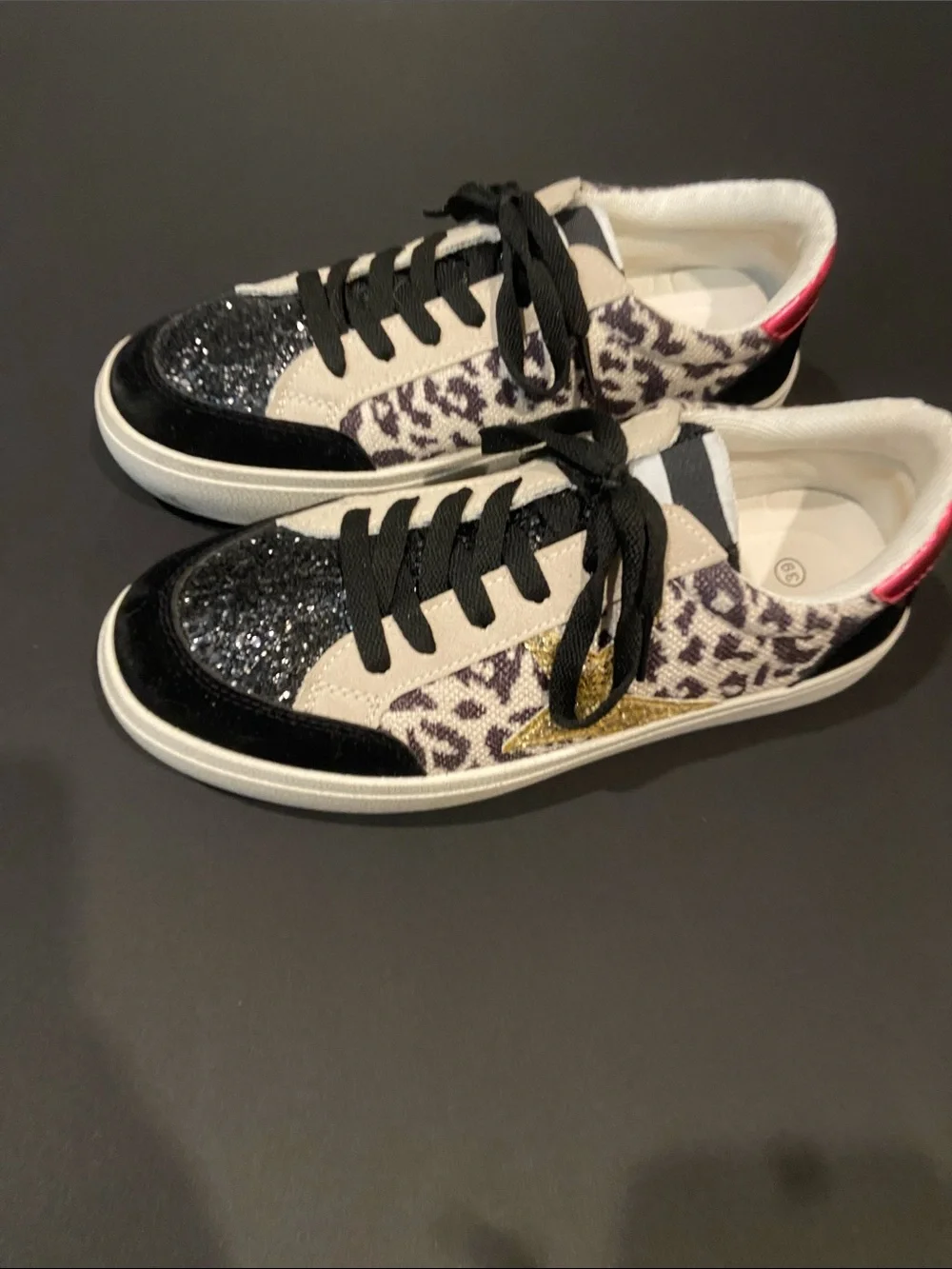 Leopard Accent Glitter Toe Sneakers - Black & Cream